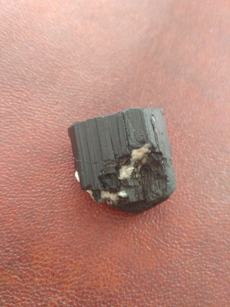 سنگ تورمالین سیاه (کد 216)