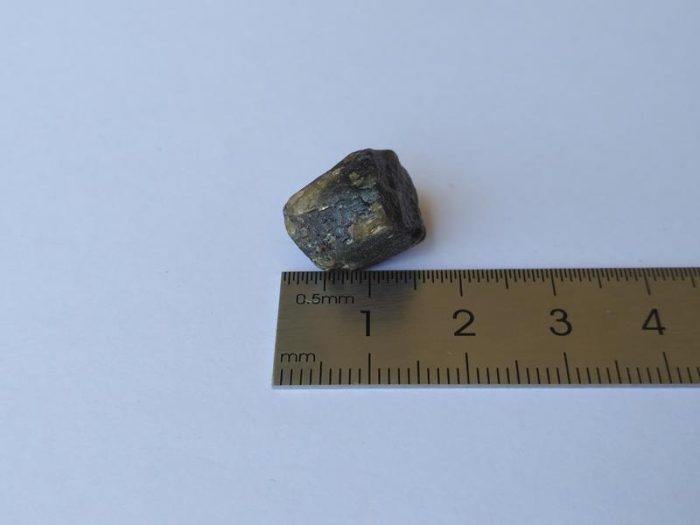 سنگ تورمالین نیمه شفاف (کد 593)